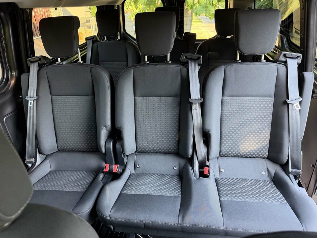 FORD Tourneo Custom 9 személyes utastér